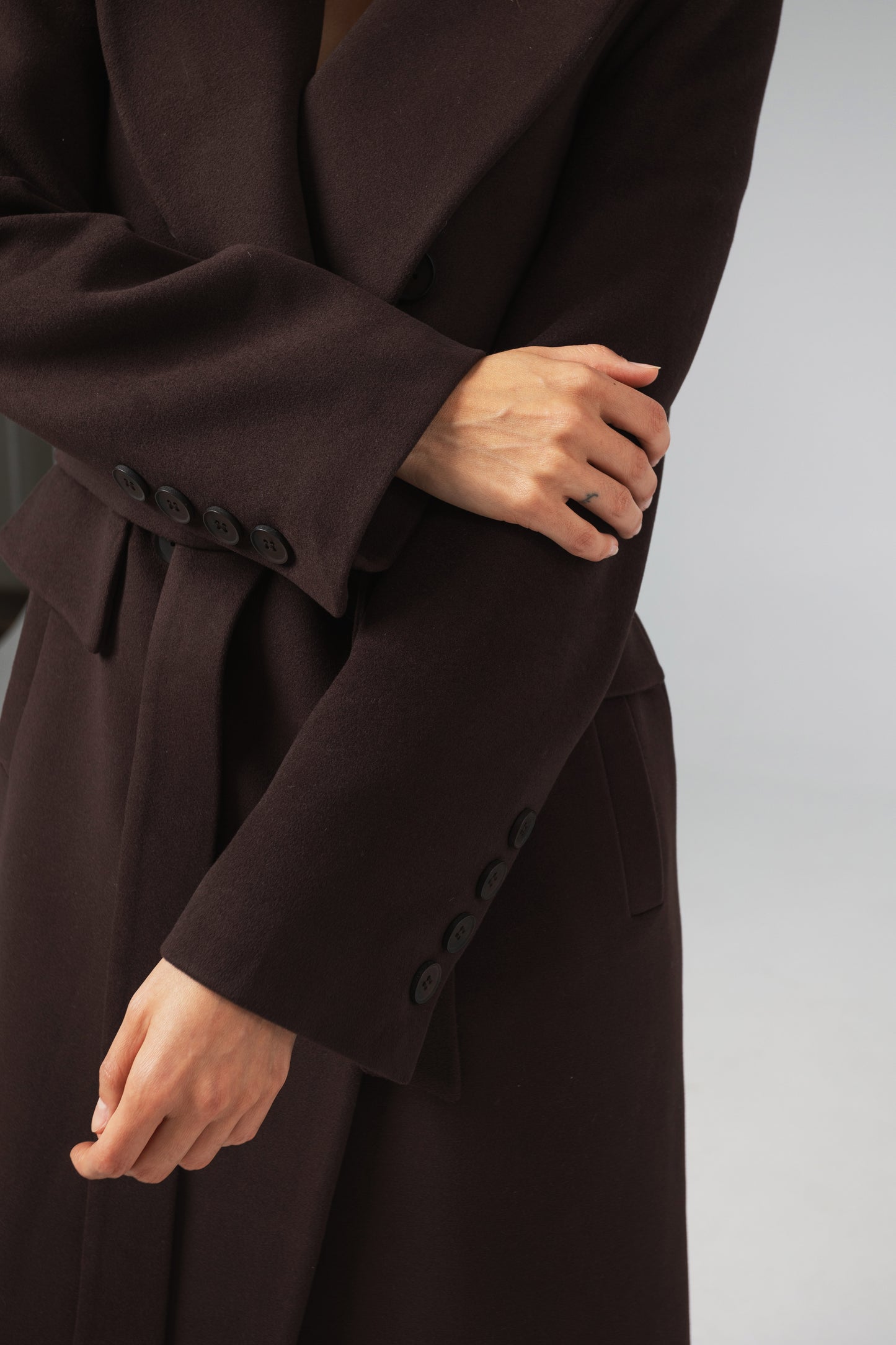 Dugi braon kašmirski kaput