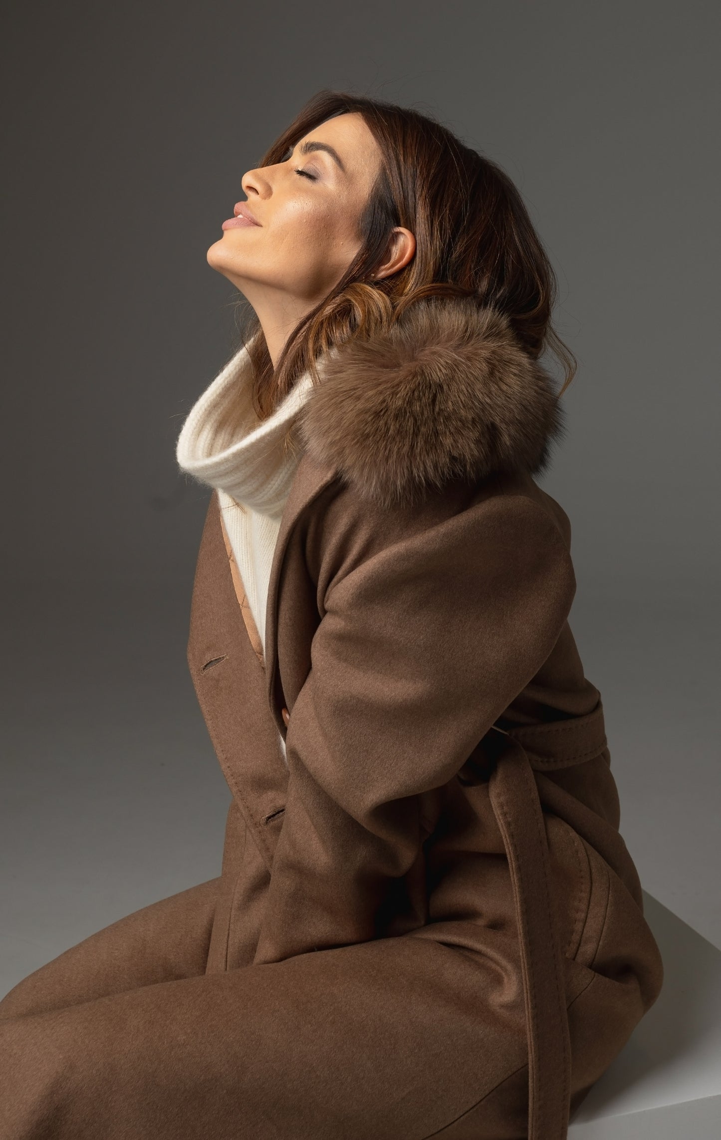 Moka kašmirski kaput sa pravim krznom