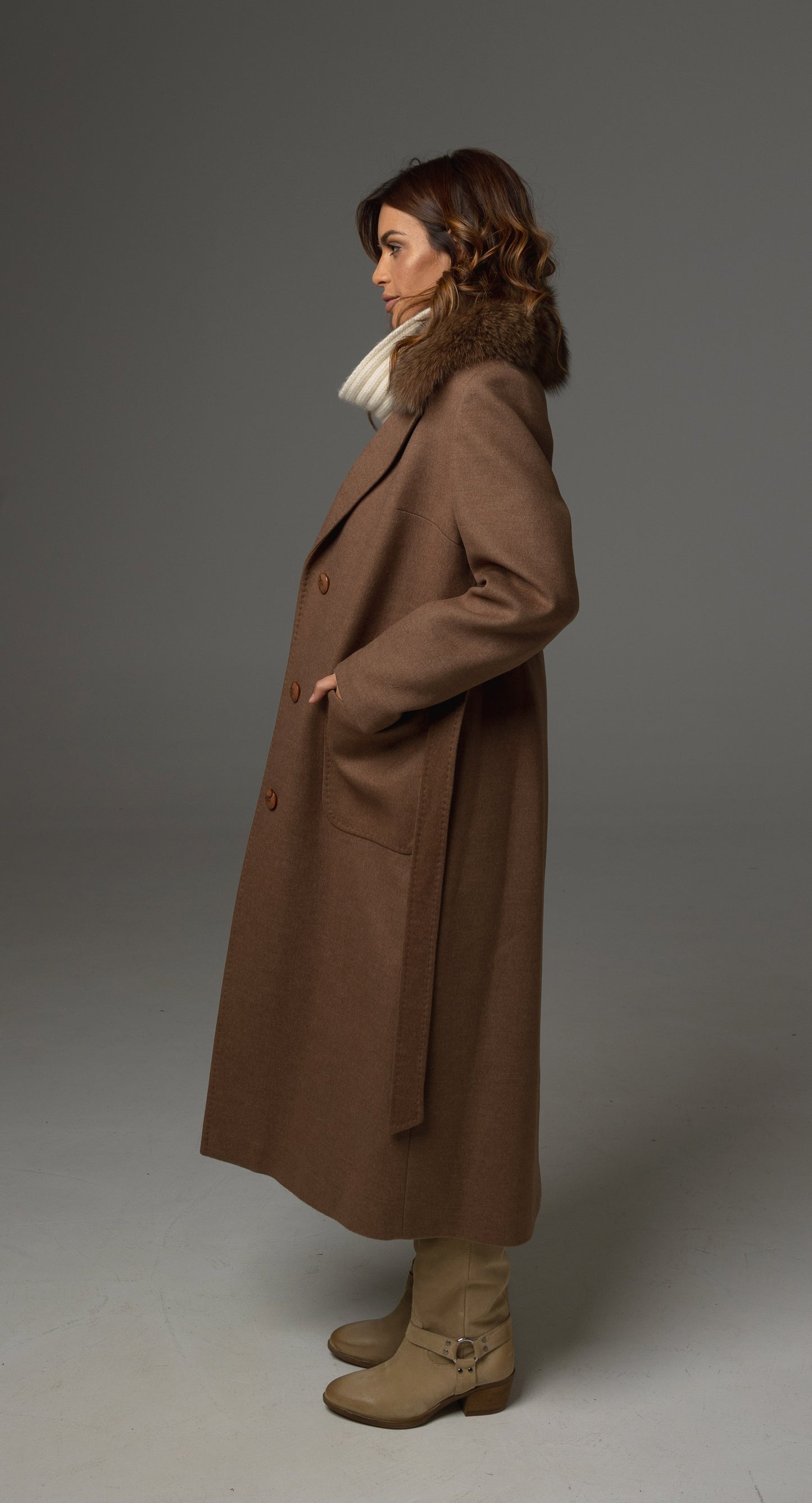 Moka kašmirski kaput sa pravim krznom