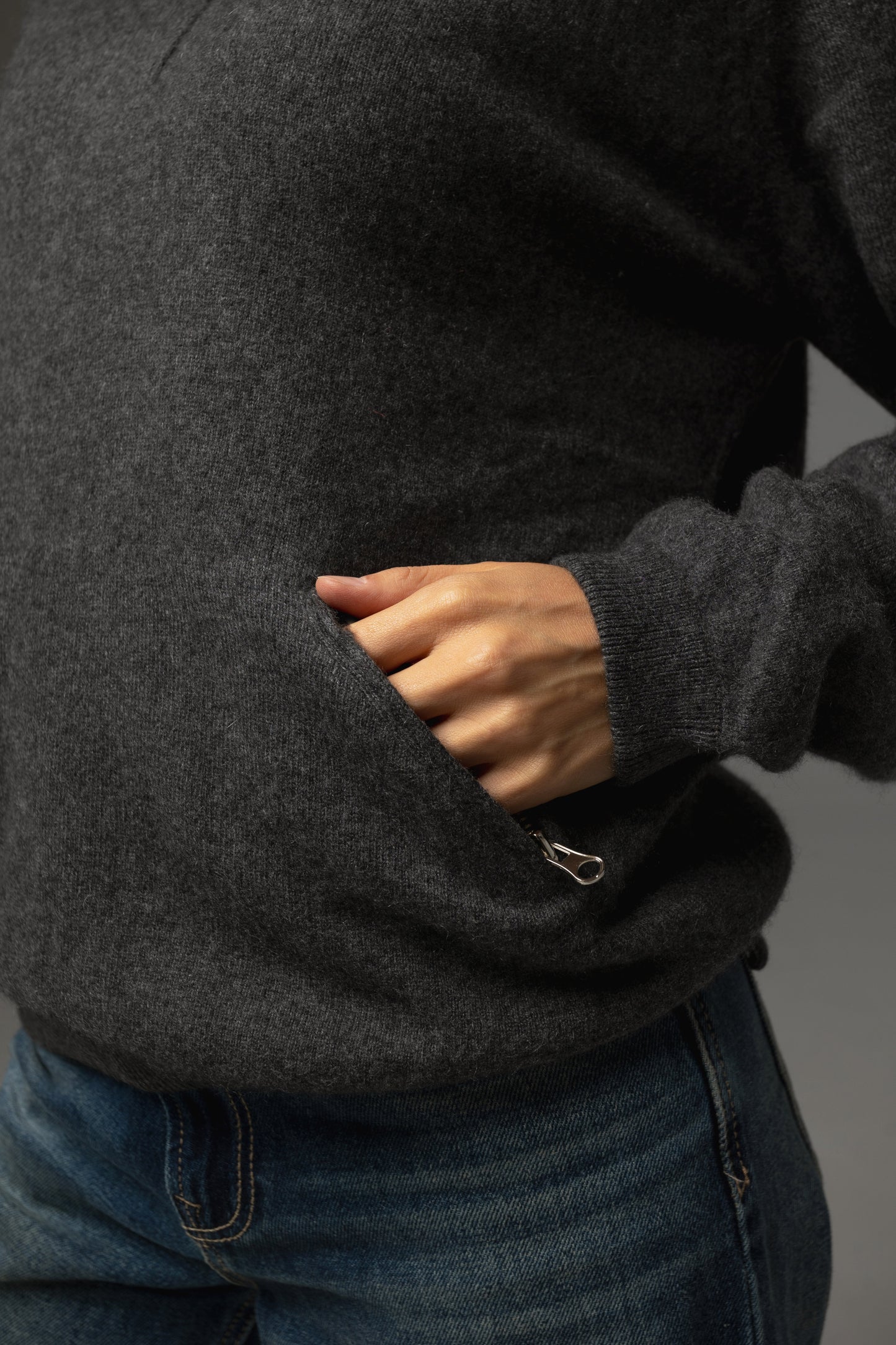 Dukserica od baby kašmira sa kapuljačom