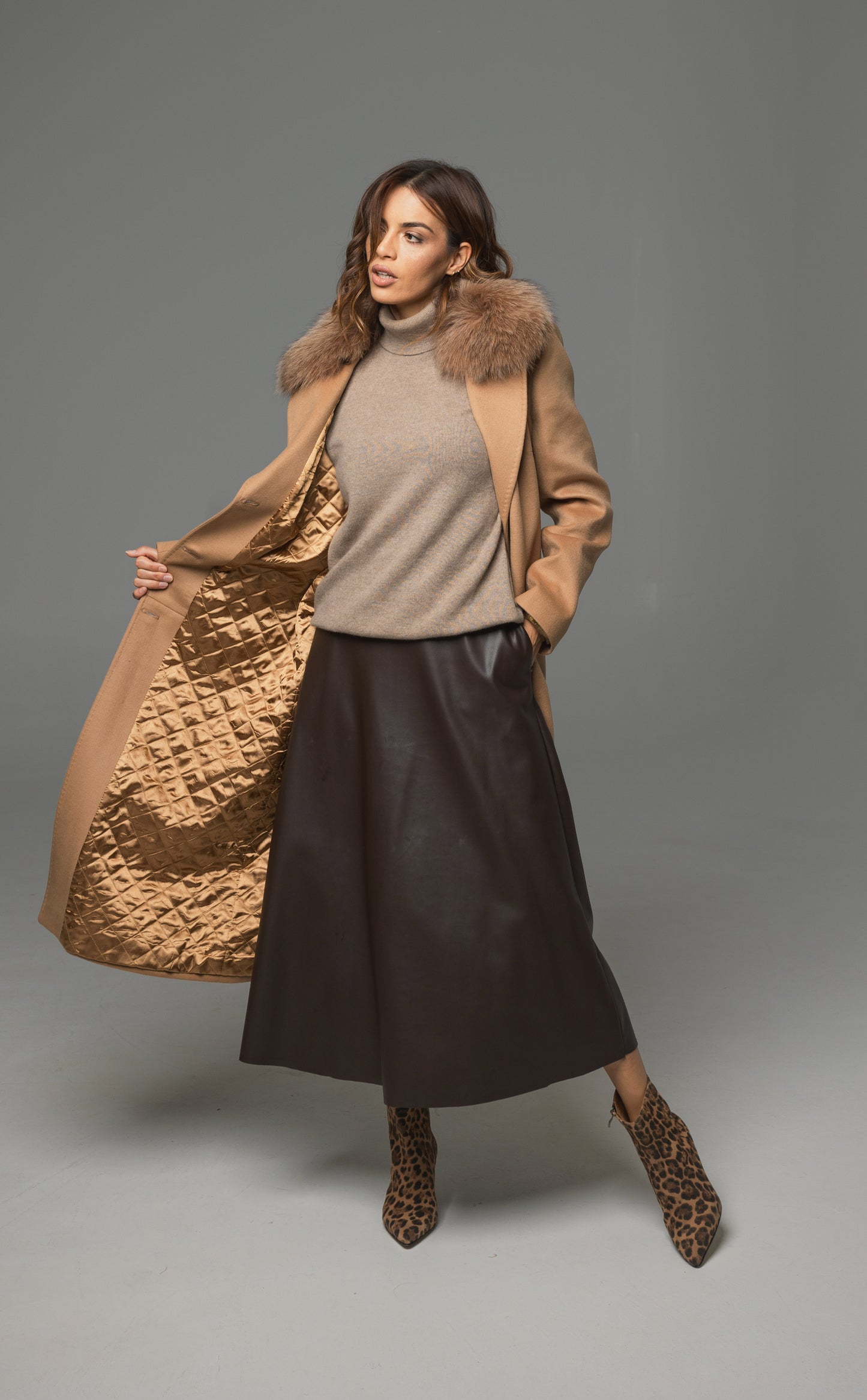 Krem kašmirski kaput sa pravim krznom